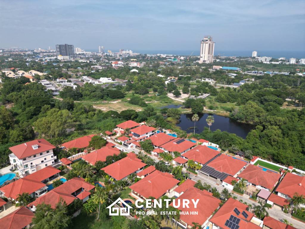 Large renovated 3 bed pool villa soi 114