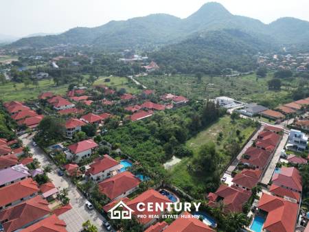 Large renovated 3 bed pool villa soi 114