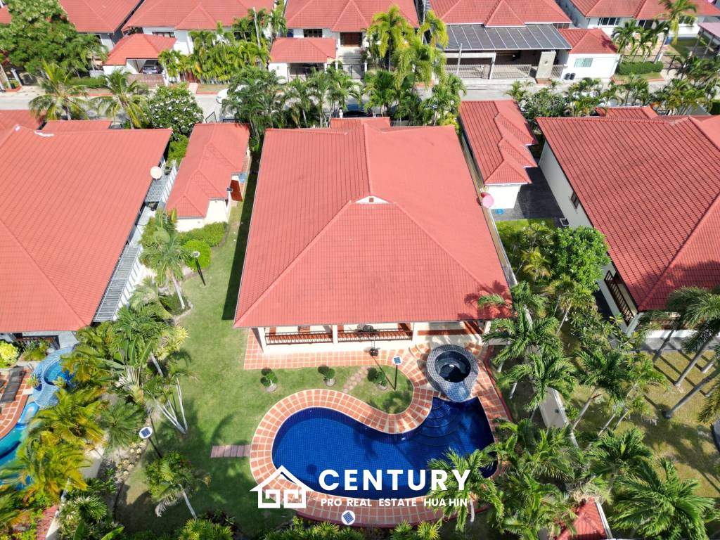 Large renovated 3 bed pool villa soi 114
