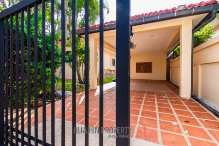 Large renovated 3 bed pool villa soi 114