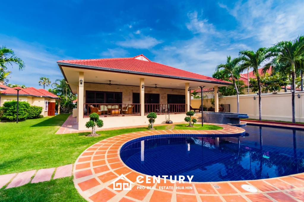 Large renovated 3 bed pool villa soi 114