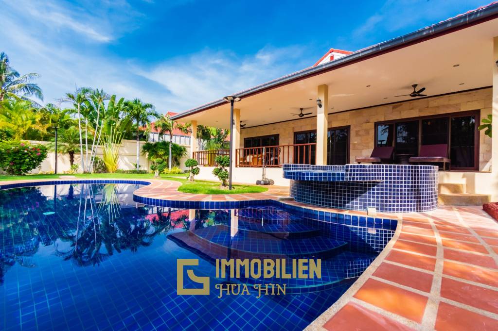 Large renovated 3 bed pool villa soi 114