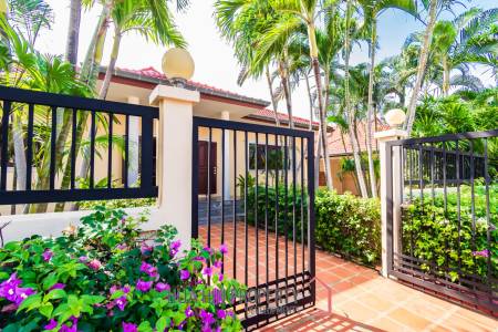 Large renovated 3 bed pool villa soi 114