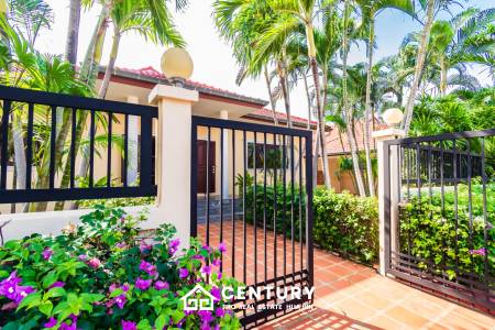 Large renovated 3 bed pool villa soi 114