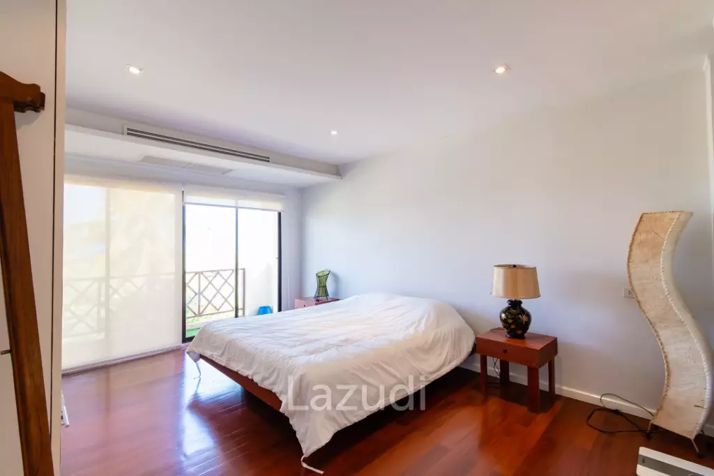 PALM HILLS CONDO :  2 Bed nice view condo on the Golf Course
