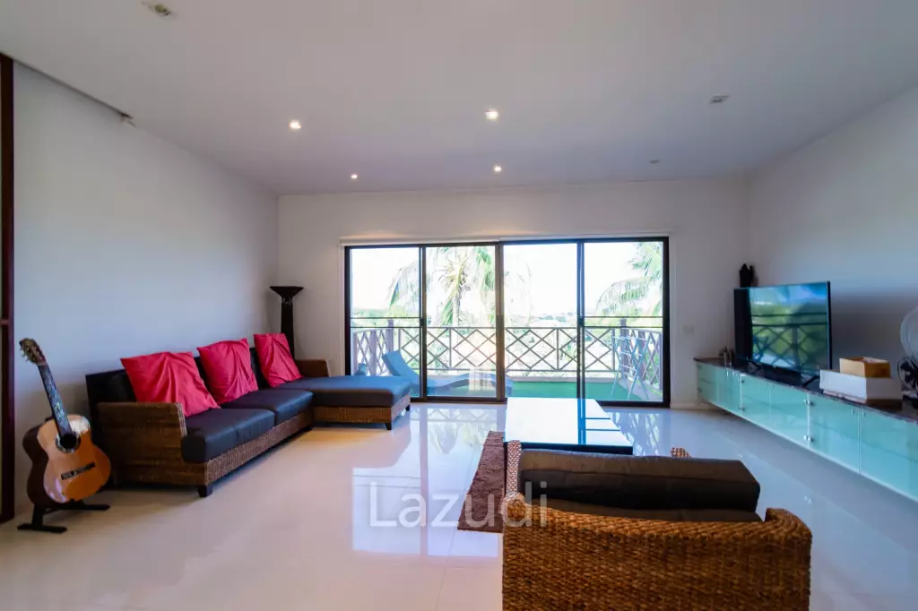 PALM HILLS CONDO :  2 Bed nice view condo on the Golf Course