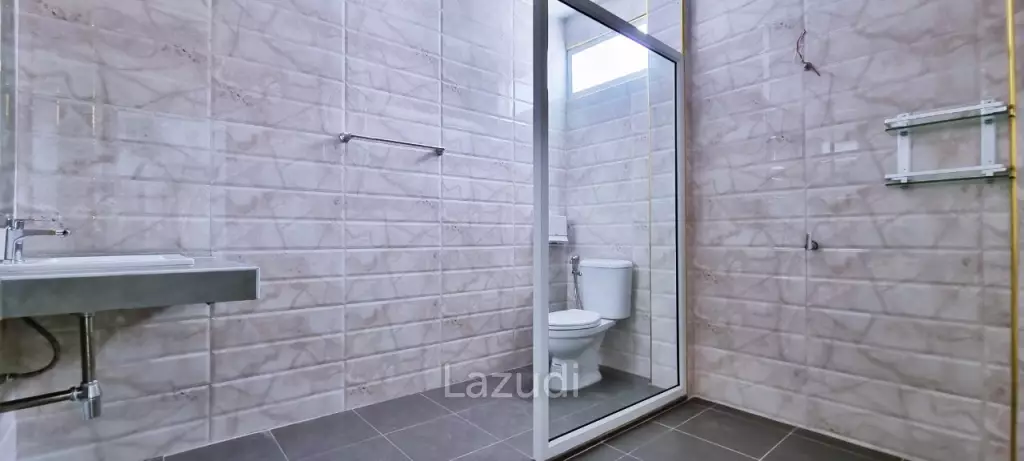 3  Beds 3 Baths 150 SQ.M Natheekarn Park View