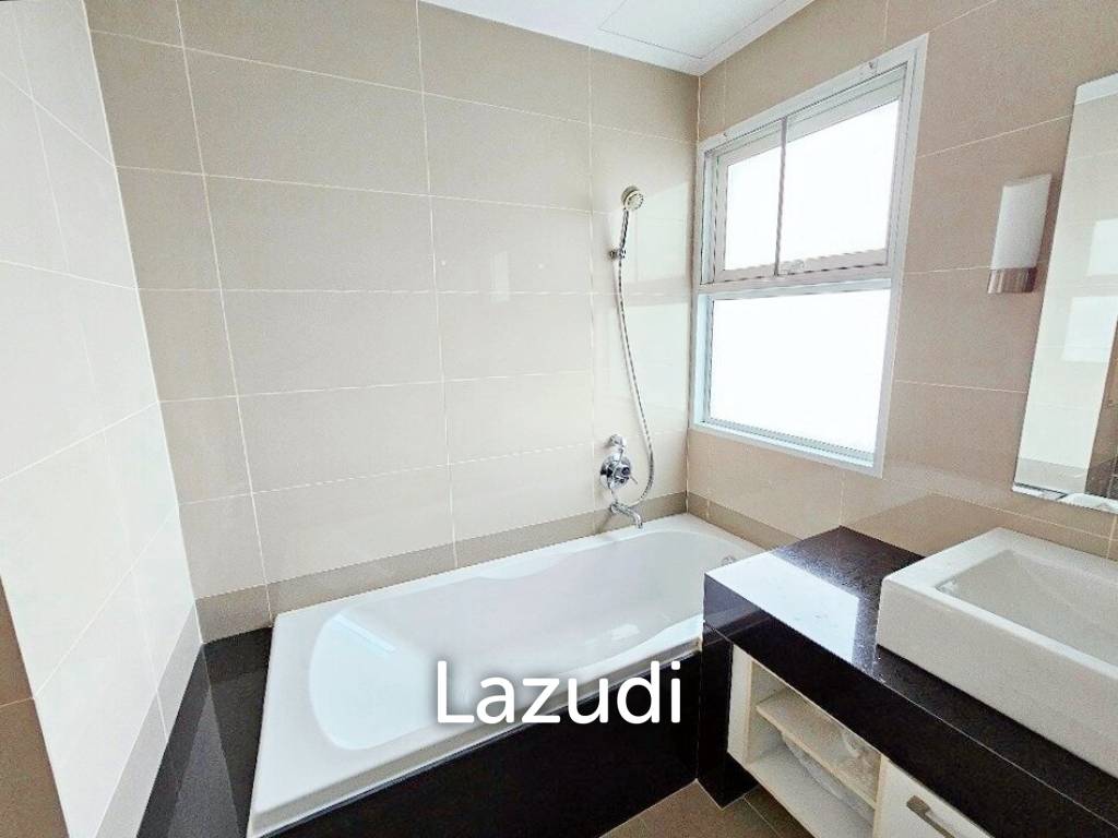 3 Bed 4 Bath 187 SQ.M Supalai River Resort