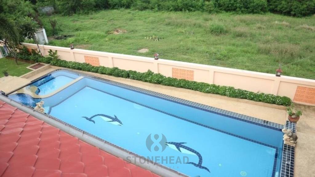 Luxurious 5 Bedroom Hillside Pool Villa