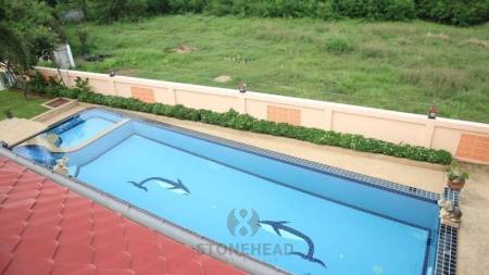 Luxurious 5 Bedroom Hillside Pool Villa