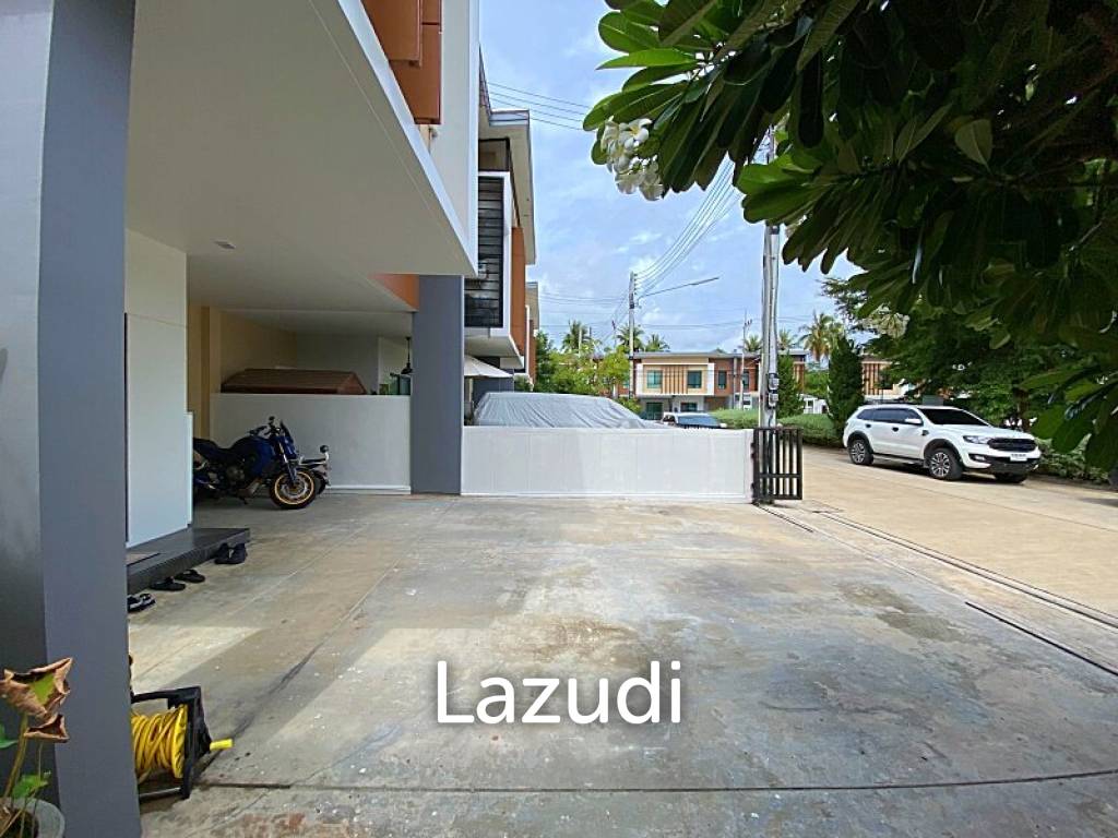 Renovated 3 Bed Townhouse For Sale in Lavallee Town 3