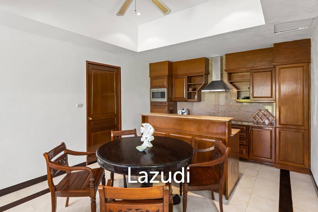 2,400 SQ.M Seaview Estate With 3 Villas