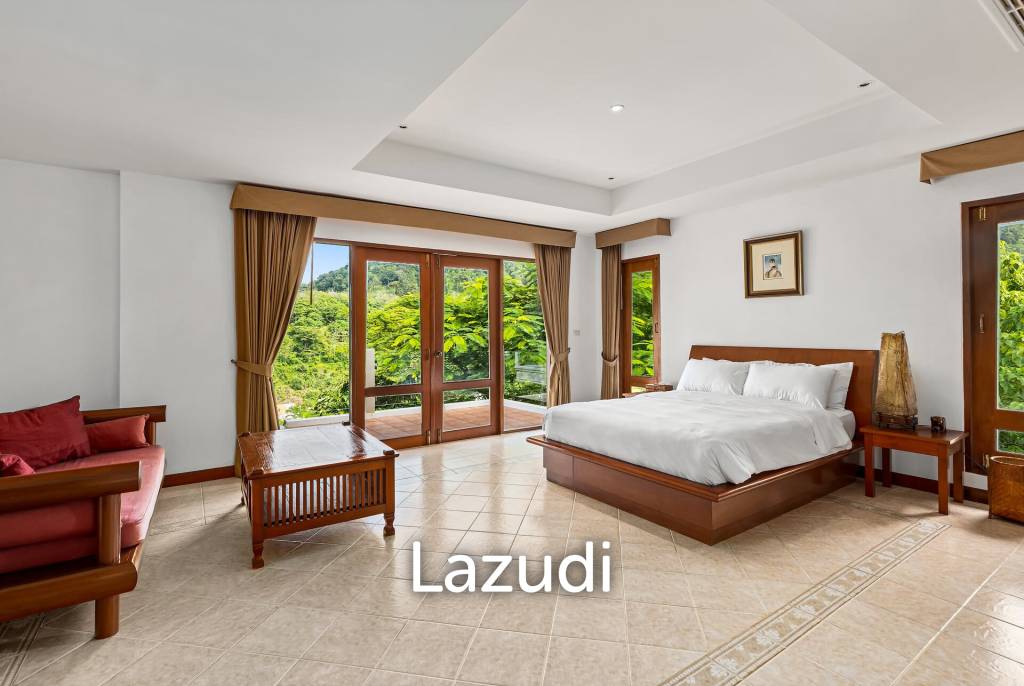 2,400 SQ.M Seaview Estate With 3 Villas