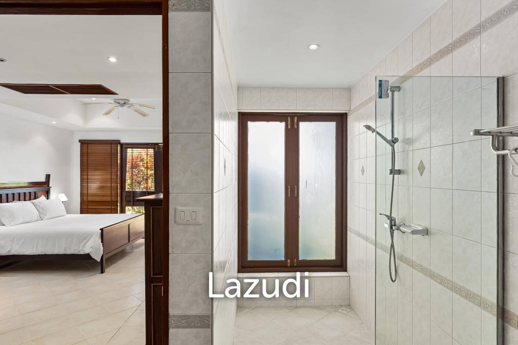 2,400 SQ.M Seaview Estate With 3 Villas