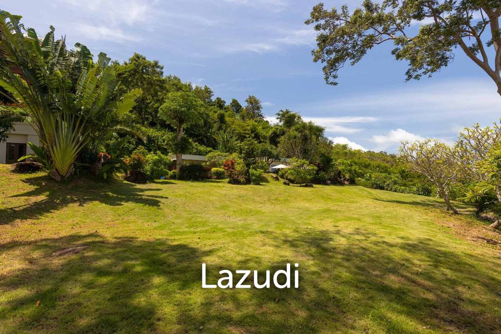 2,400 SQ.M Seaview Estate With 3 Villas