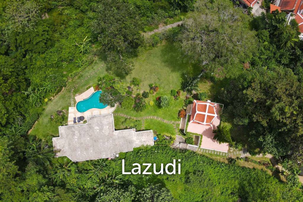 2,400 SQ.M Seaview Estate With 3 Villas