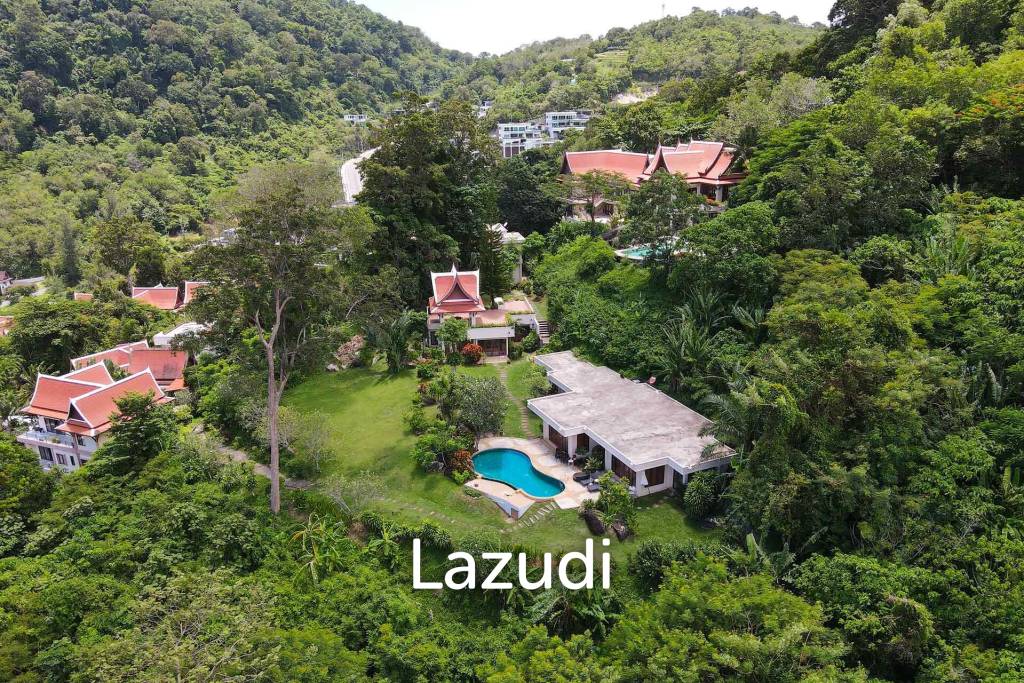 2,400 SQ.M Seaview Estate With 3 Villas