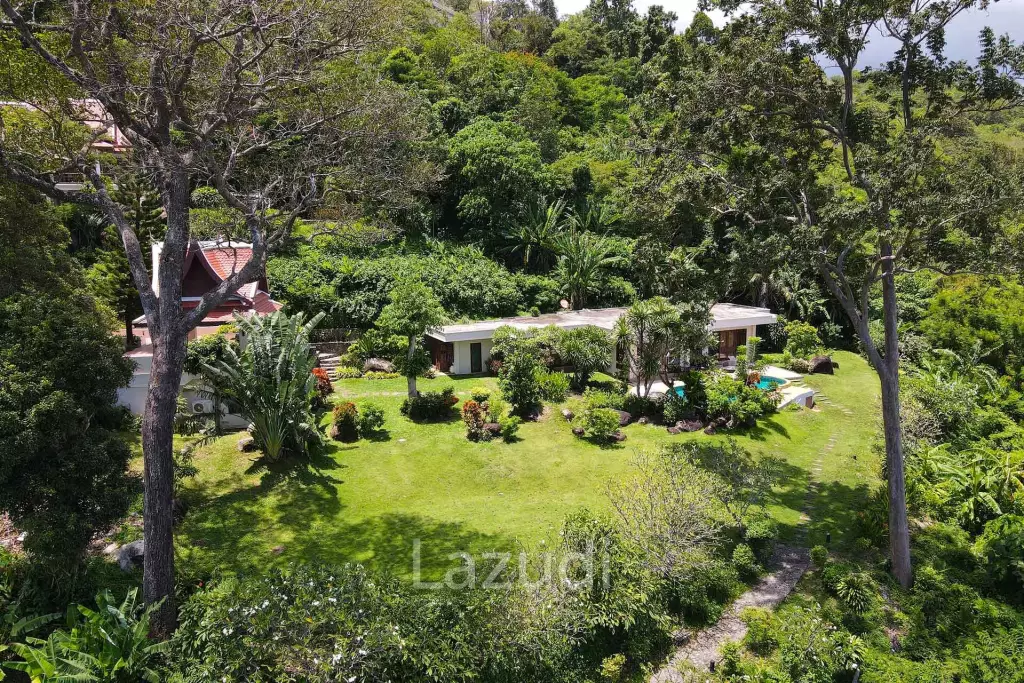 2,400 SQ.M Seaview Estate With 3 Villas