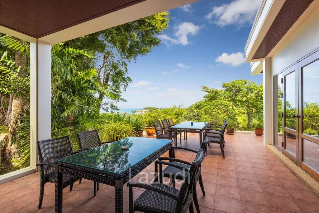 2,400 SQ.M Seaview Estate With 3 Villas
