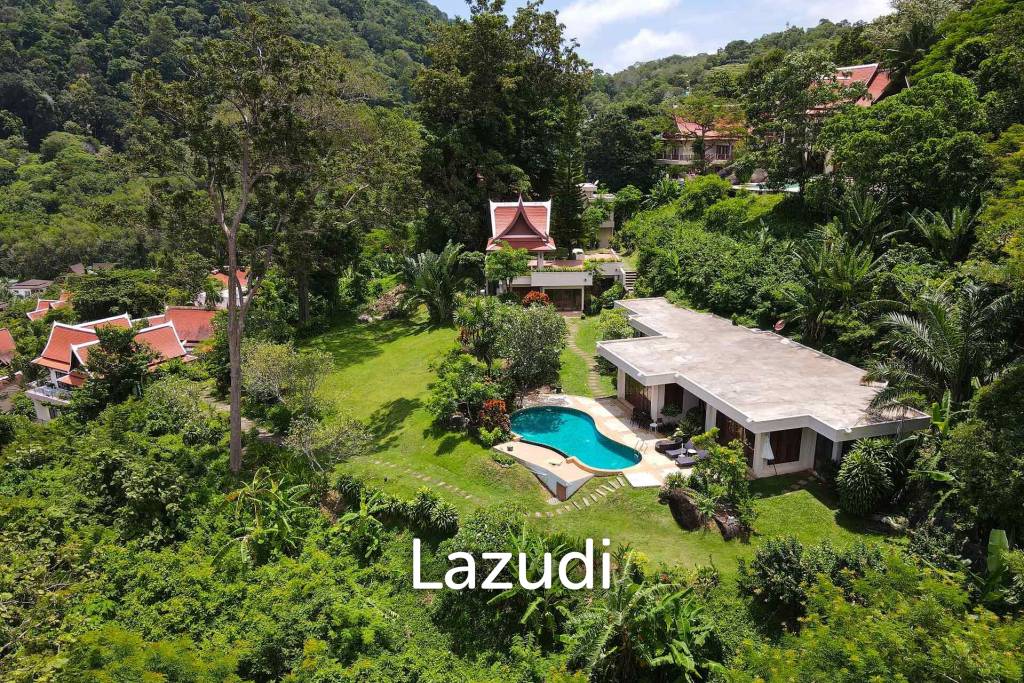2,400 SQ.M Seaview Estate With 3 Villas
