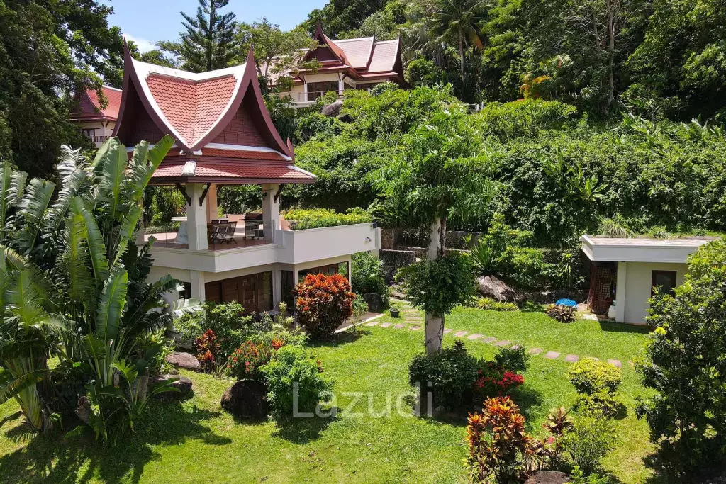 2,400 SQ.M Seaview Estate With 3 Villas