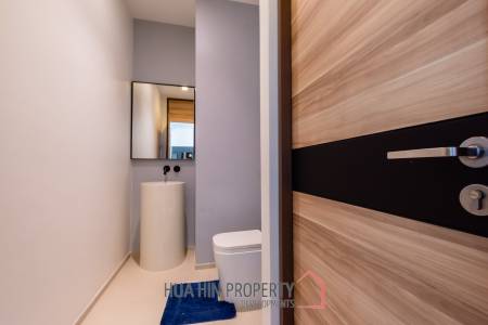 WAN VAYLA CONDO : 3 bed beachfront sea view