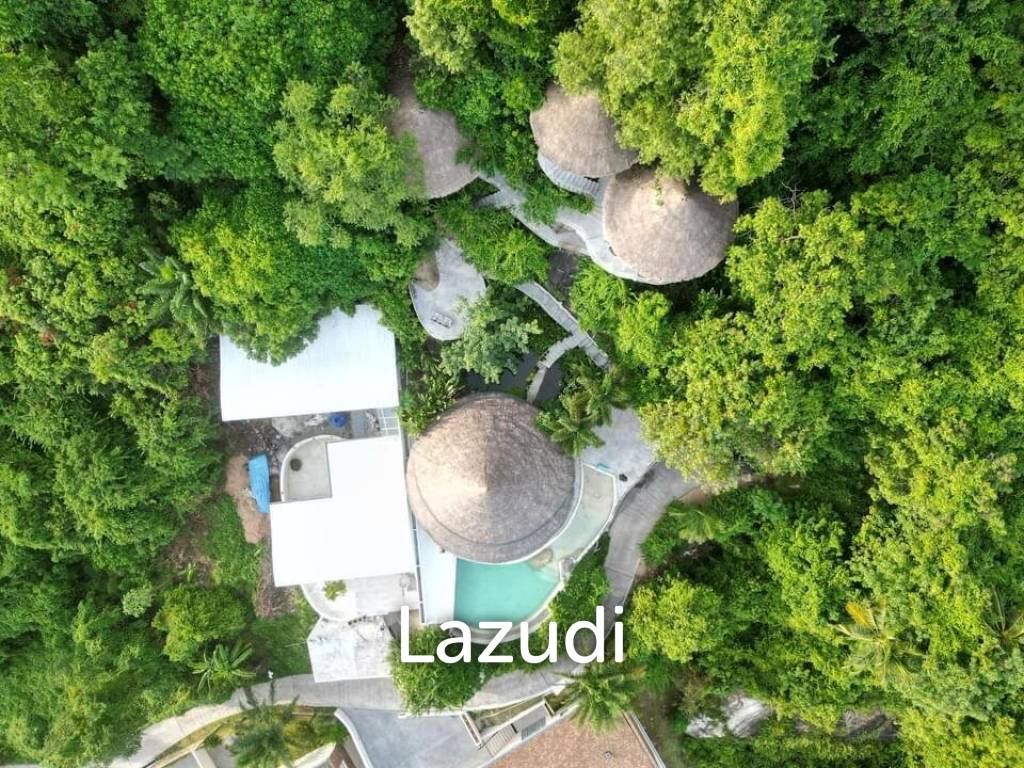 Balinese Bliss: Seaside Mountain Villa with a View
