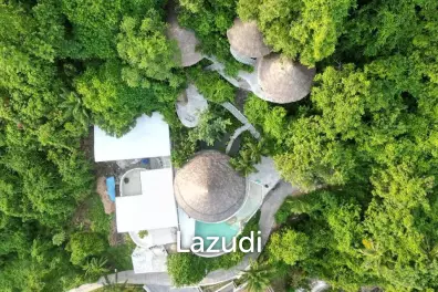 Balinese Bliss: Seaside Mountain Villa with a View