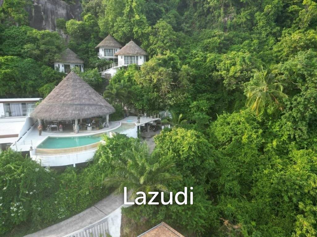 Balinese Bliss: Seaside Mountain Villa with a View