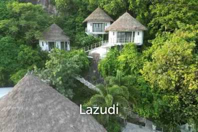 Balinese Bliss: Seaside Mountain Villa with a View