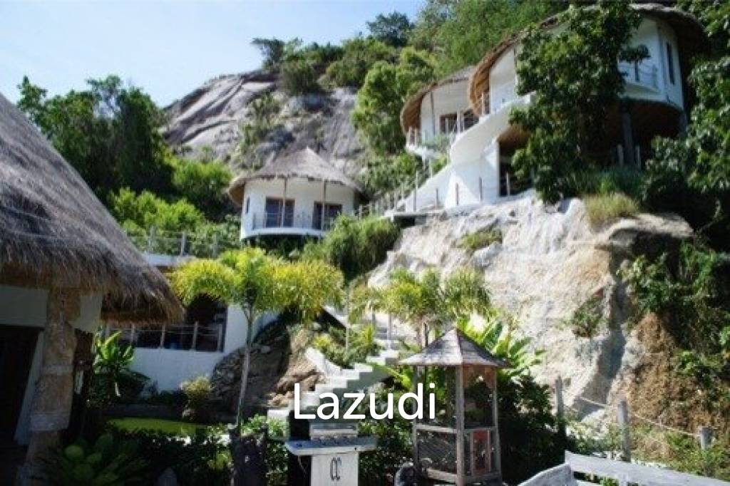 Balinese Bliss: Seaside Mountain Villa with a View