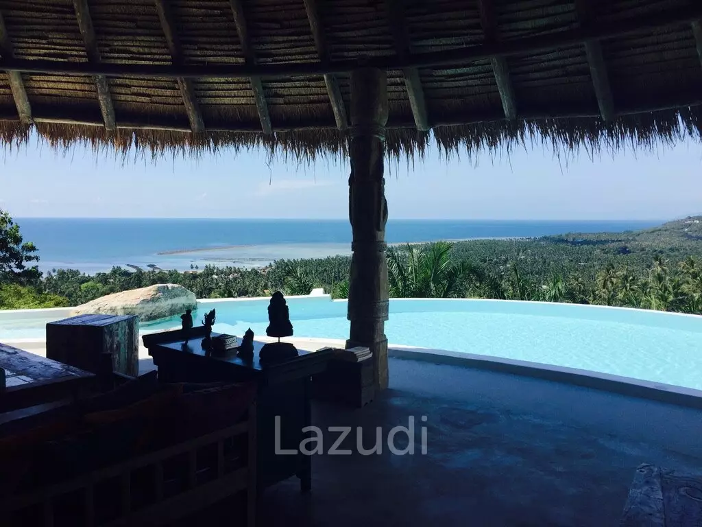 Balinese Bliss: Seaside Mountain Villa with a View