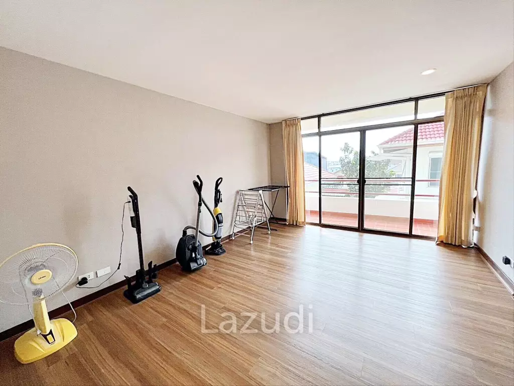 4 Bed 6 Bath 400 SQ.M Baan Green Town