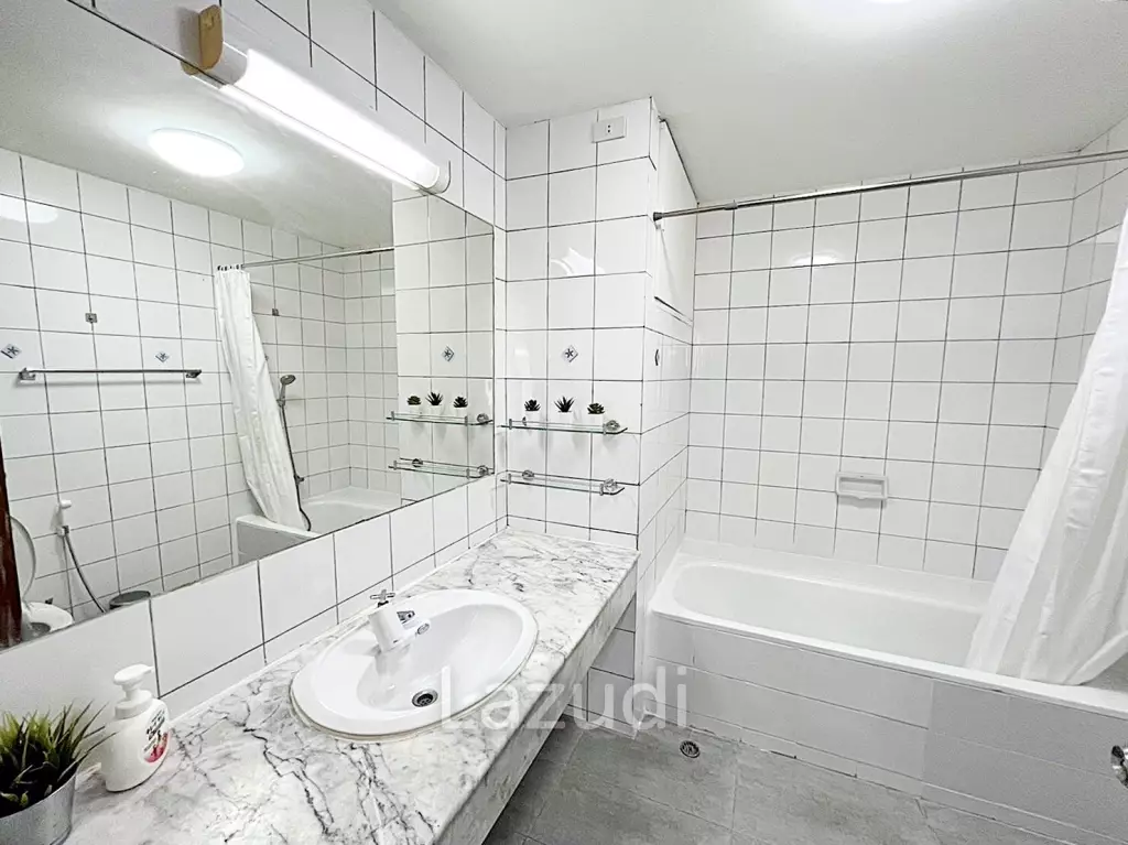 4 Bed 6 Bath 400 SQ.M Baan Green Town