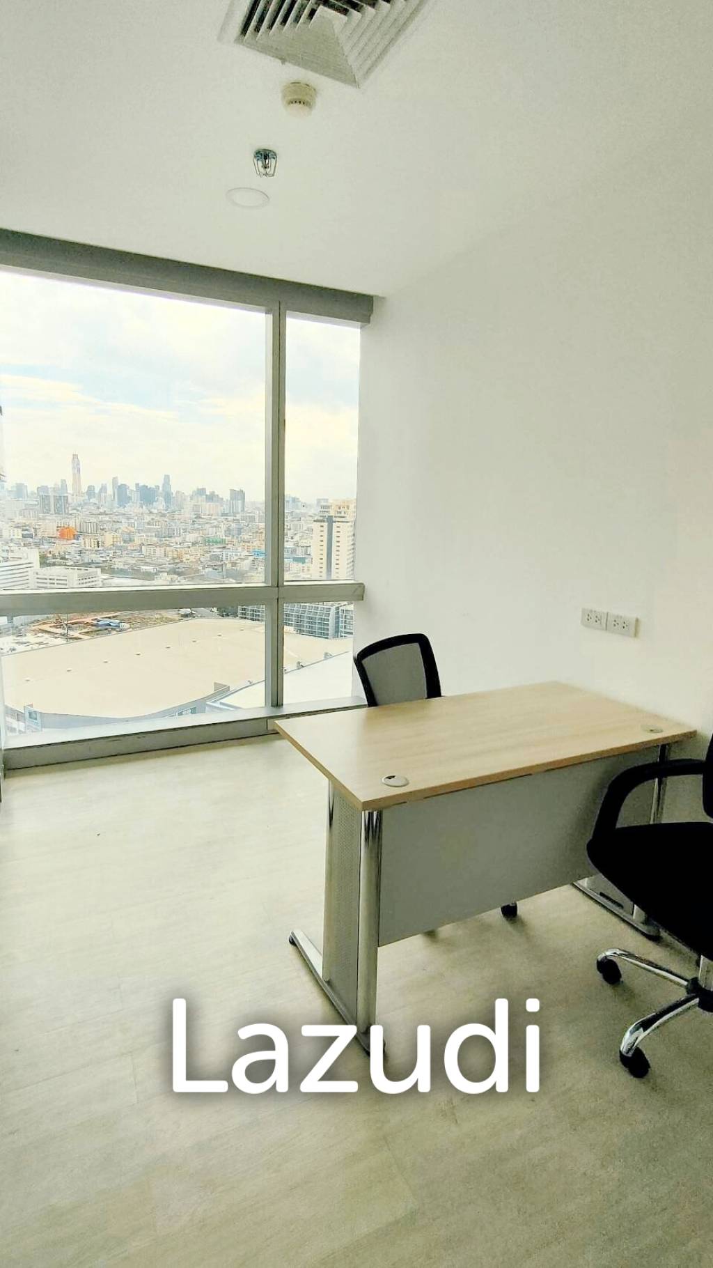 215 SQ.M Office for rent at CW Tower