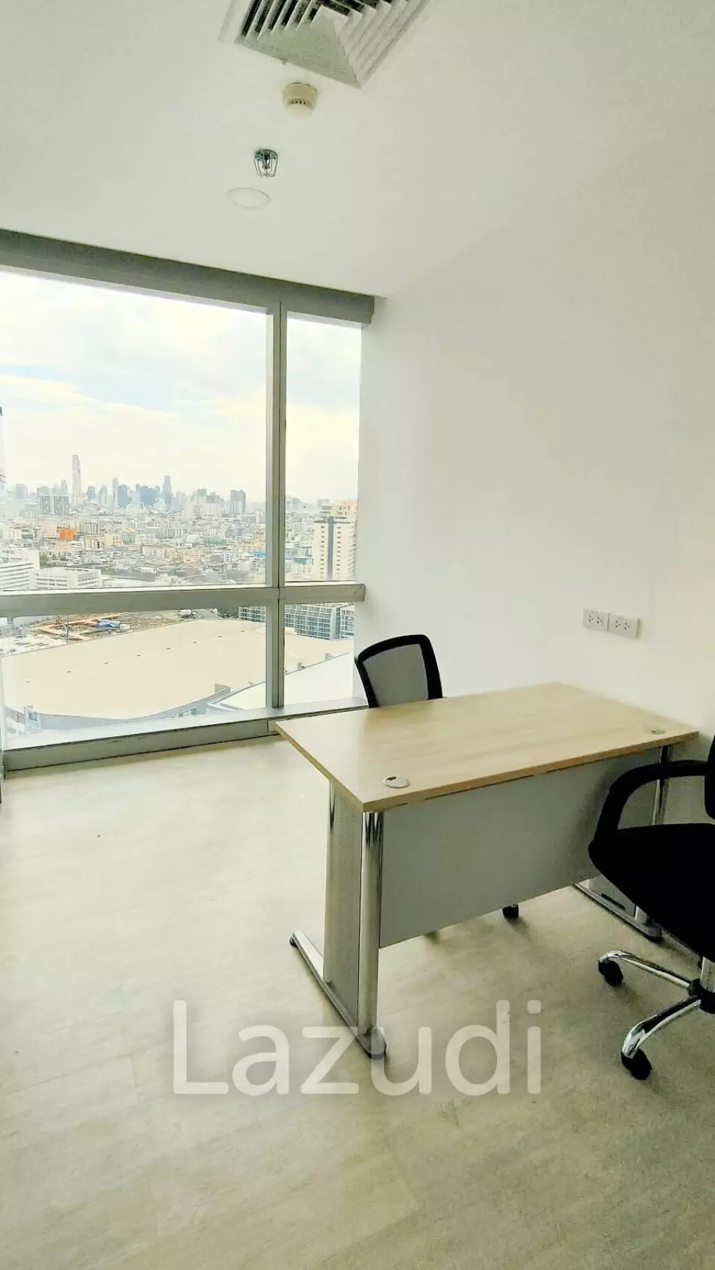 215 SQ.M Office for rent at CW Tower