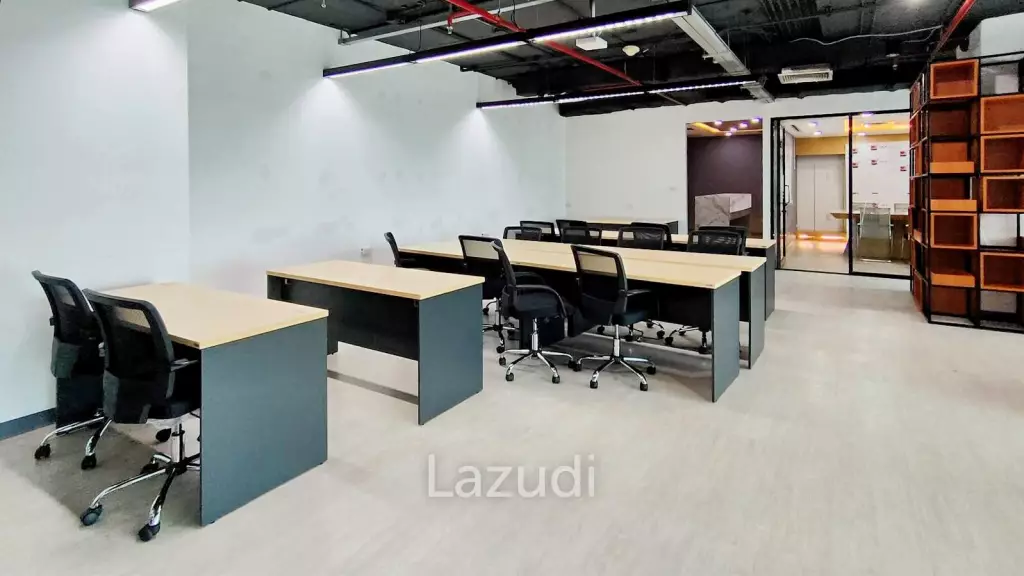 215 SQ.M Office for rent at CW Tower