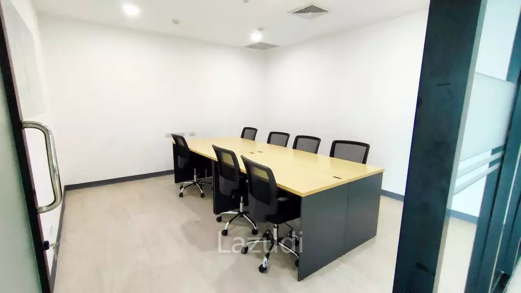 215 SQ.M Office for rent at CW Tower