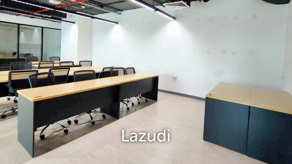 215 SQ.M Office for rent at CW Tower