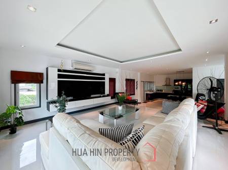 Luxury 3 Bedroom Pool Villa on Large Land Plot