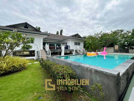 Luxury 3 Bedroom Pool Villa on Large Land Plot