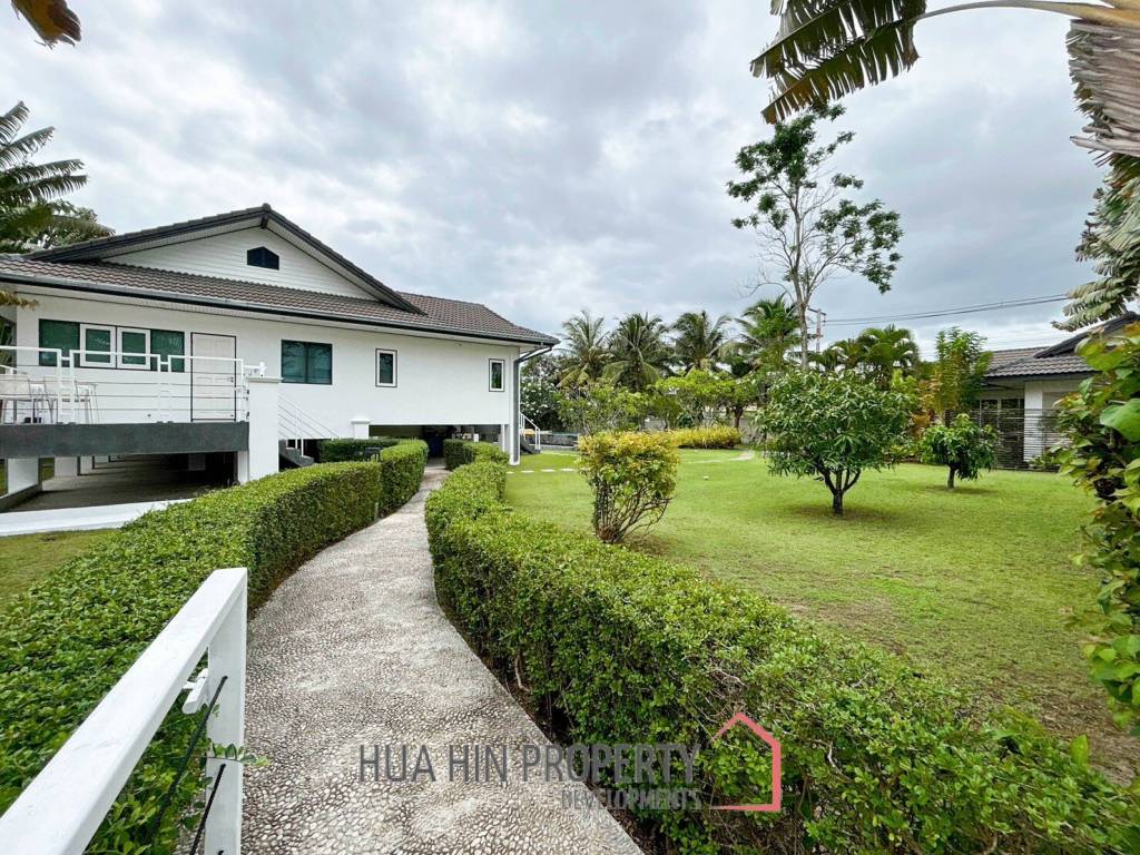 Luxury 3 Bedroom Pool Villa on Large Land Plot