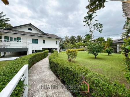 Luxury 3 Bedroom Pool Villa on Large Land Plot