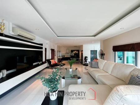 Luxury 3 Bedroom Pool Villa on Large Land Plot