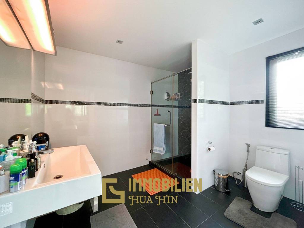 4,800 metro cuadrado 4 ` 5 Baño Villa de Venta