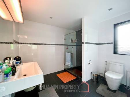 Luxury 3 Bedroom Pool Villa on Large Land Plot