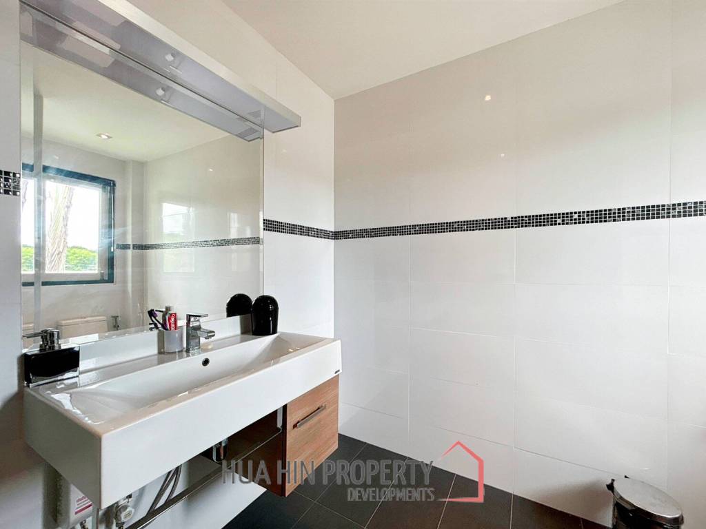 Luxury 3 Bedroom Pool Villa on Large Land Plot