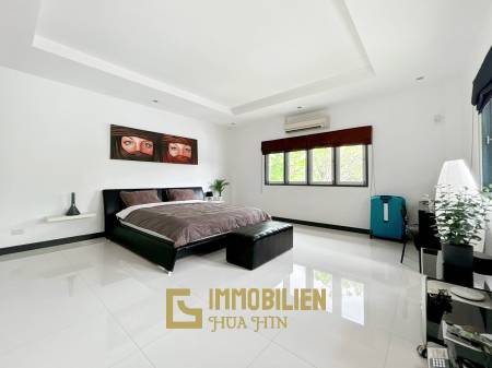 Luxury 3 Bedroom Pool Villa on Large Land Plot