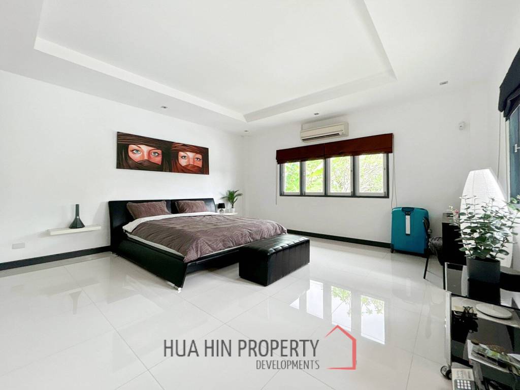 Luxury 3 Bedroom Pool Villa on Large Land Plot