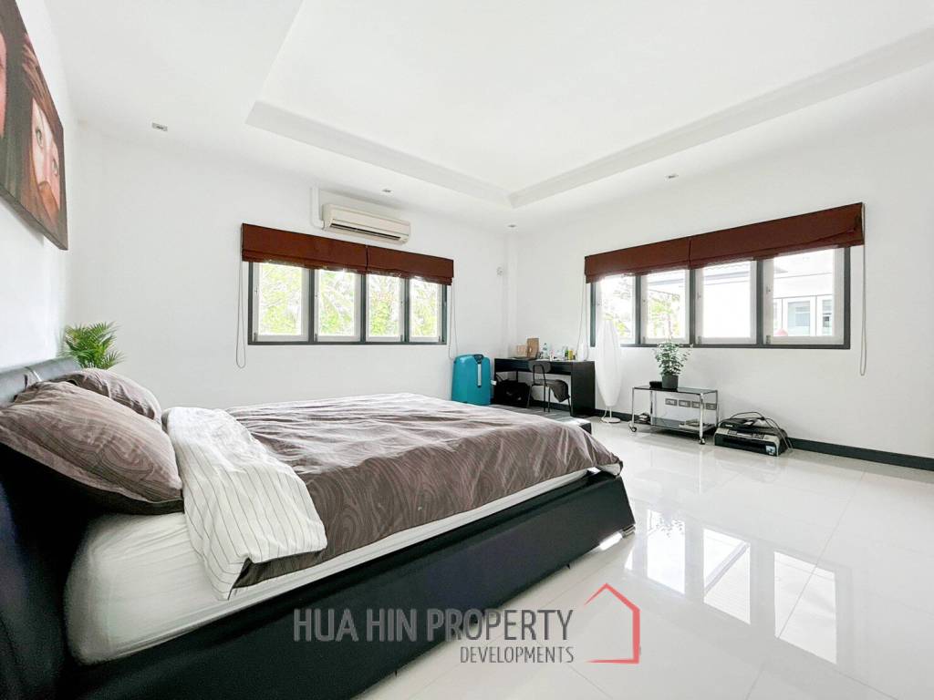 Luxury 3 Bedroom Pool Villa on Large Land Plot